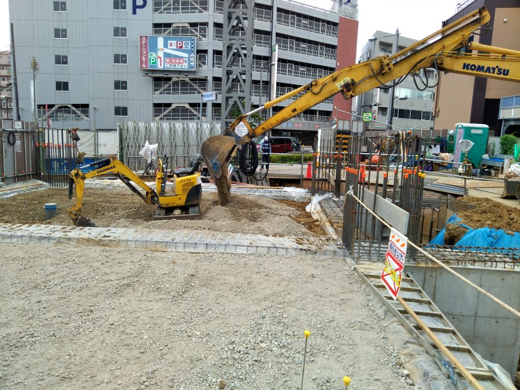 【柏市末広町事務所ビル】基礎工事を進めています