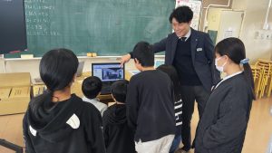 小学生の一日先生に！広島建設のお仕事とは